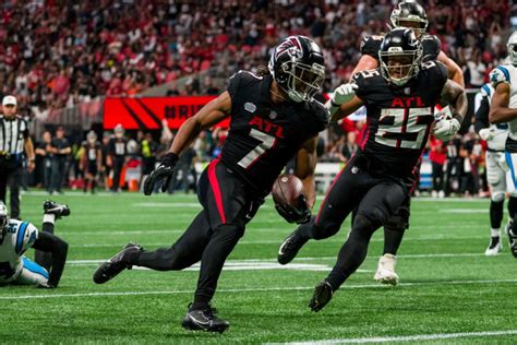 Bijan Robinson scores his 1st NFL touchdown in Falcons' 24-10 win